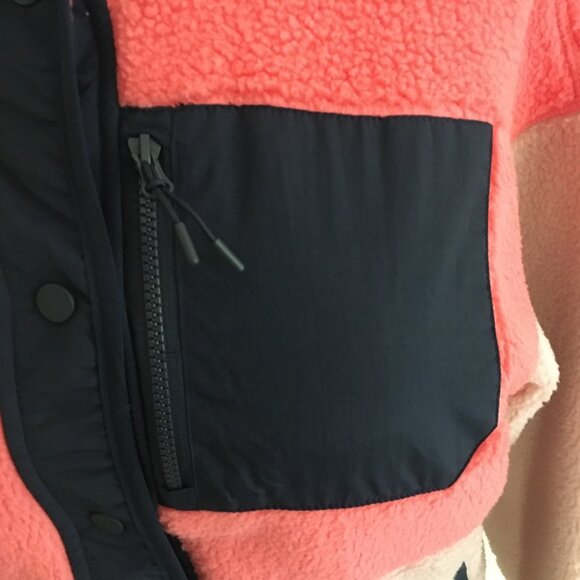 Mountain and Isles Snap Up Jacket Faux Sherpa Peach and Navy Blue Size Large NWT - Picture 3 of 5